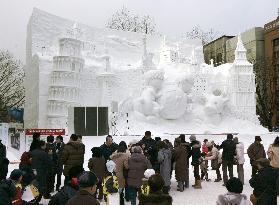 Annual snow festival begins in Sapporo