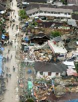 (14)Scenes from Indonesia's Nias and Simeuleu islands after quak