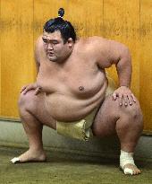 Kotoshogiku aims to earn promotion to yokozuna