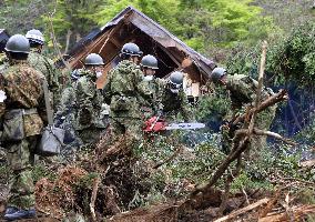 Quakes hit southwestern prefecture of Kumamoto