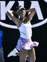 Tennis: Williams sisters reach Australian Open final