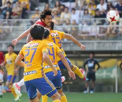 Soccer: Koroki brace sends Reds past Sendai