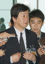 (2)Koizumi does not rule out another trip to N. Korea