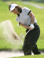 S. Korean veteran Ku grabs sole lead at Apita Circle-K