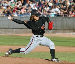 Knuckleball princess Yoshida takes 3rd loss