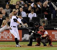 Ichiro joins team for first time in 9 games