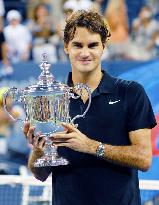 Federer edges Djokovic, wins 4th successive U.S. Open title