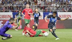 Soccer: Kagawa brace ignites Japan's seven-star evening