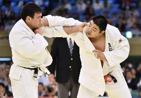 Judo: Ojitani edges Wolf to defend national title