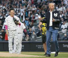 Baseball: Jeter's No. 2 retired by Yankees