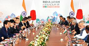 Abe, Modi agree to maximize pressure on N. Korea