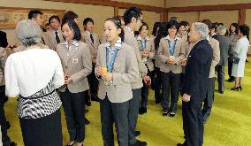 Emperor, empress meet Vancouver Olympics medalists