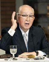 (1)Yomiuri Giants owner Watanabe steps down