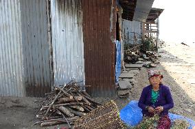 Few signs of reconstruction in Nepal one year after quakes