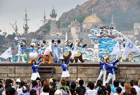 Tokyo Disney Sea marks 15th anniversary of opening