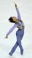 Hanyu takes lead with season's highest score in Grand Prix Final SP