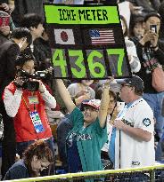 Baseball: A's-Mariners opening series in Japan