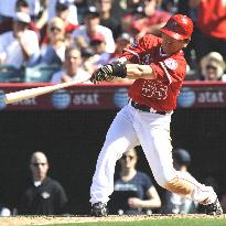 Matsui gets within 1 hit of 1,000 in MLB