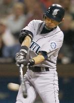 Ichiro hits triple