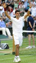 Djokovic marches into last 16 at Wimbledon tennis