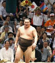 Hakuho wins Nagoya sumo title