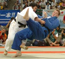 Shintani wins women's open-weight at world judo championships