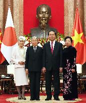 Japanese emperor, empress attend welcoming ceremony in Hanoi