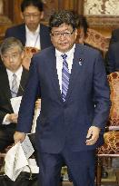 Parliament summons ex-bureaucrat over Abe's alleged favoritism