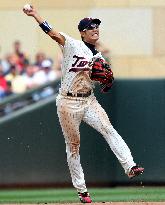 Nishioka returns to Twins lineup