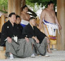 Sumo chairman Musashigawa steps down over scandal