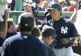 (4)Yankees' Matsui homers against Twins