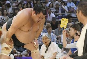 Scenes of sumo