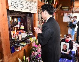 Tepco apologizes to 102-yr-old suicide victim's kin in nuclear crisis