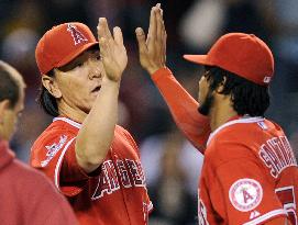 Angels' Santana shuts out Rangers