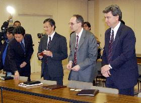 U.S. Embassy officials brief Japan on BSE discovery