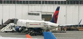 Cabin smoke forces Delta plane into emergency landing at Narita