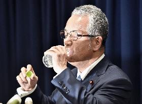 Amari offers to step down as economy minister over graft claims