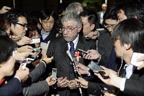 Nobel laureate Krugman calls for tax hike delay