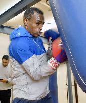 Boxing: IBF champ Guzman preparing for title match in Kyoto