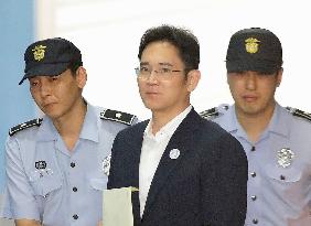 Samsung heir appeals 5-year prison term over bribery