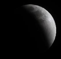 Total lunar eclipse observed in Japan