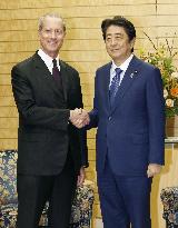 Abe meets with U.S. House Armed Services Committee chairman