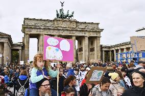 Young people participate in global climate strike