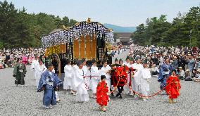Aoi Matsuri dating back 1,400 years held in Kyoto