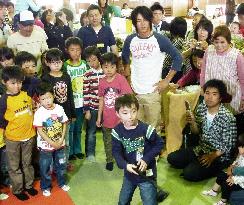 Ishikawa visits evacuation site of quake-stricken victims
