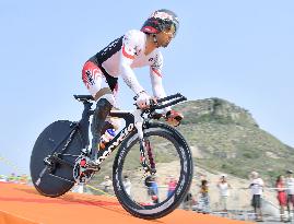 Japan's Fujita wins silver in men's time trial