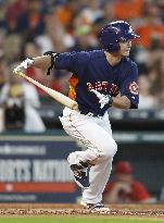 Aoki tallies 2,000 career hits