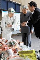 Emperor, Empress inspect metal recycling technologies in Akita