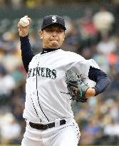 Mariners' Iwakuma blanks Astros over 7, earns 10th win