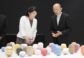 Princess Mako visits int'l ceramics festival in Gifu Pref.